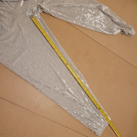 Victoria's Secret crushed velvet joggers, pants,‎ S - Picture 7 of 13